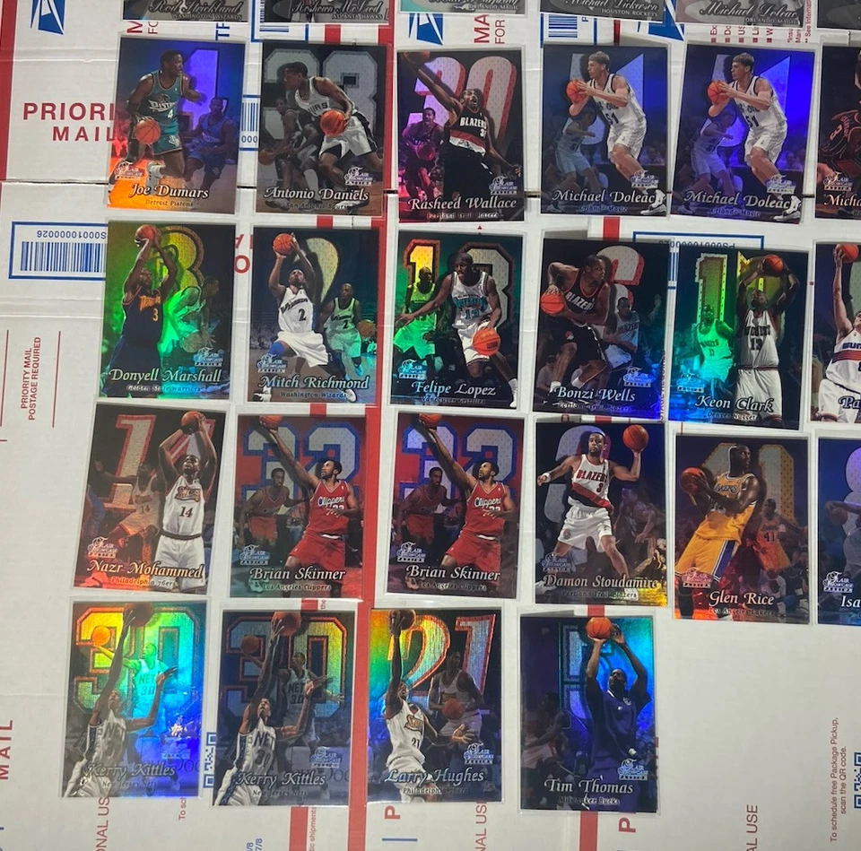 Lot of 65 1998-99 Flair Showcase Row 3 & Row 2 Parallel Cards Semi Stars - Look - Image 4 of 4