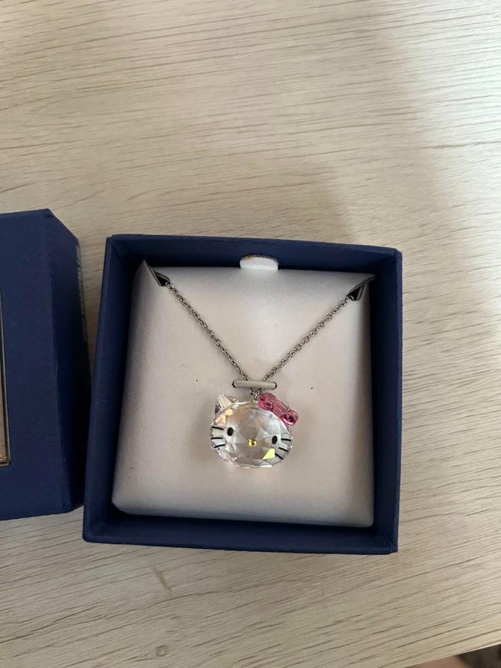 SWAROVSKI Sanrio Hello Kitty Halskette mit Anhänger und Box limitiert aus Japan - Bild 3 von 4