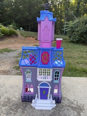 Disney Jr Vampirina Scare B&B Doll Play Mansion Castle House Figures & Mobile