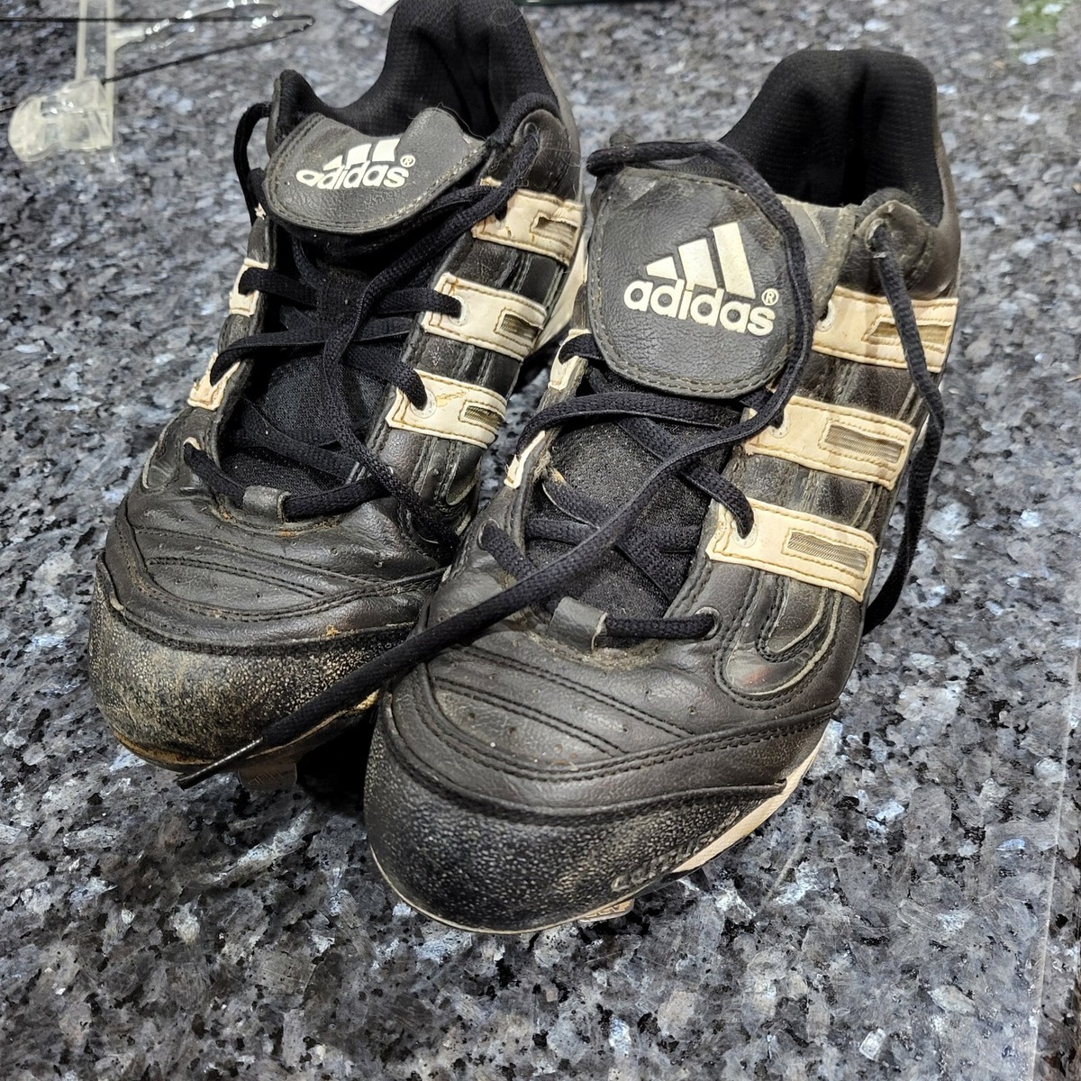 Adidas size 9 great shoes lots of life left Adidas Men main image 4