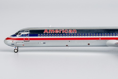 NG Model 1:400 American Airlines MCDONNELL MD-82 Diecast Aircraft Model N923TW - Picture 5 of 9