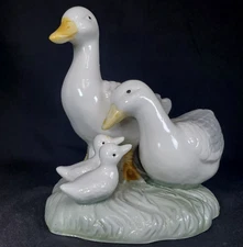 Vintage White Duck Family with Ducklings Ceramic Figurine Statue by Artmark