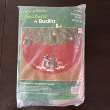 Jupe de Noël Bucilla Galerie de points bonhomme de neige et amis des bois rouge 35"
