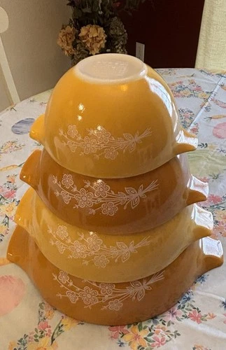 Vintage Pyrex Butterfly Gold Cinderella Mixing Bowls 441 442 443 444 Set of 4