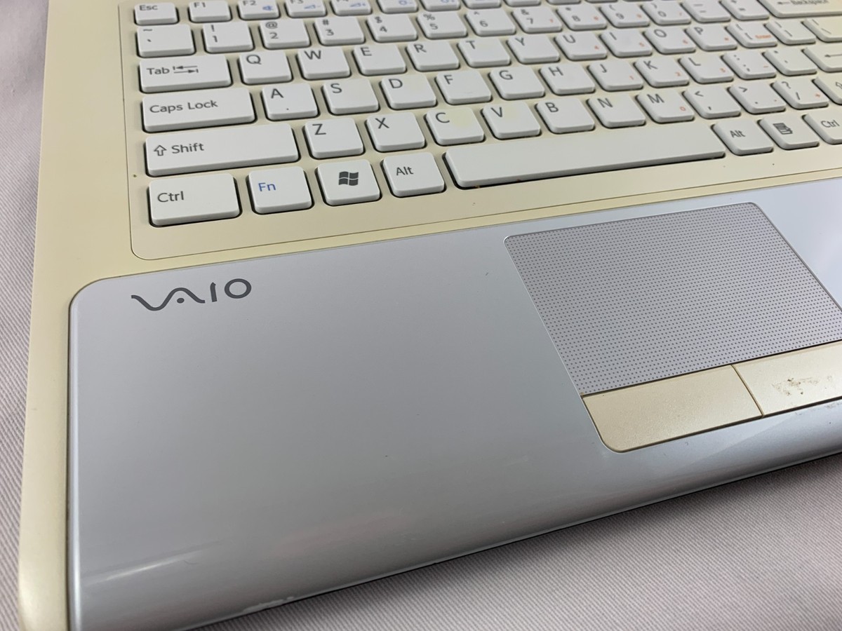 Sony VAIO PCG-61411L White Laptop Intel Core i3 2.13GHz, 4GB RAM
