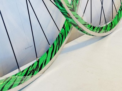 Velocity DEEP V 700C ホイールセット135mmエンド Velocity Deep-V 700c Road Wheelset 100/130 8-10 Speed - Ziger Lime