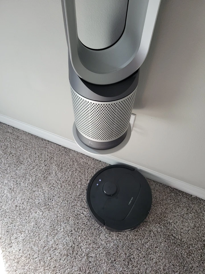 Soporte de pared para ventilador sin aspas Dyson Foto 2 de 4