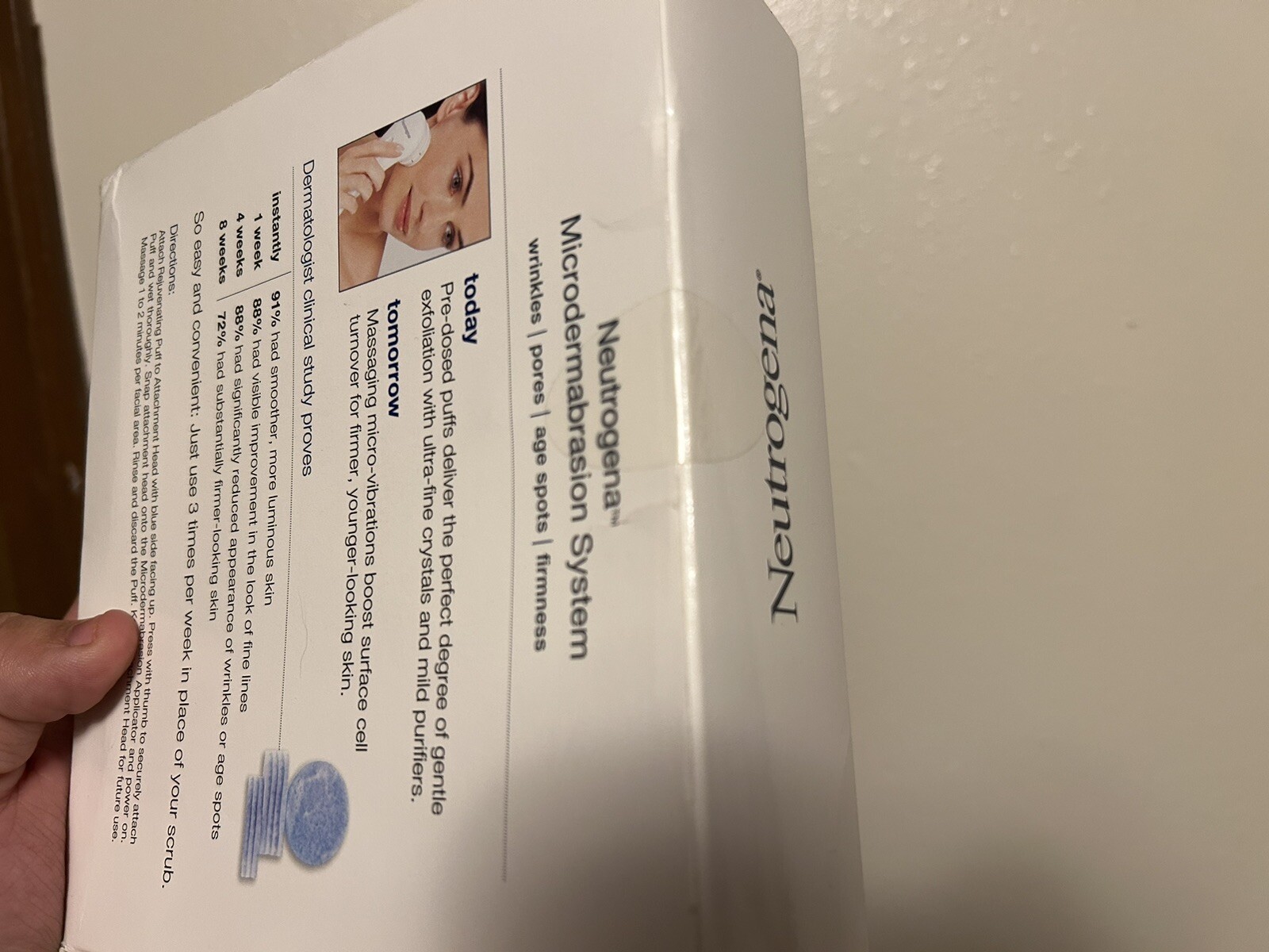 1 Neutrogena Microdermabrasion System 12 Puff Refills Included