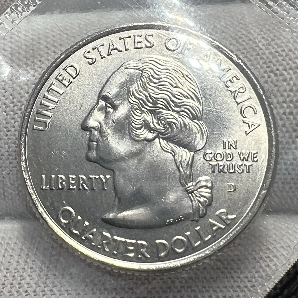 2005-P&D Kansas Quarters Satin BU Mint Cello receive both coins pictured #3040 - Image 2 of 4