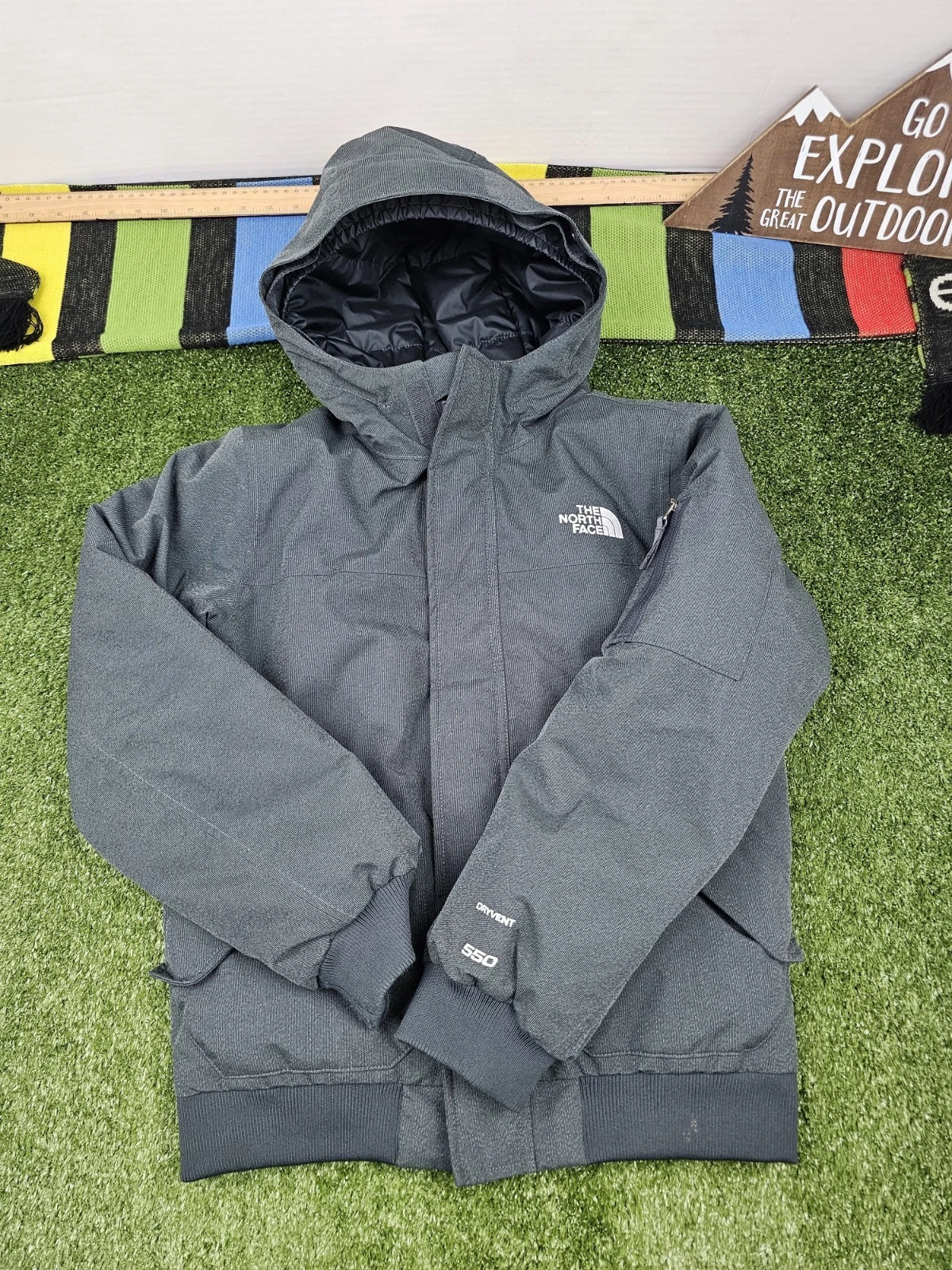 the north face youth puffer jacket dryvent 550 boys L 14-16 gray hooded winter