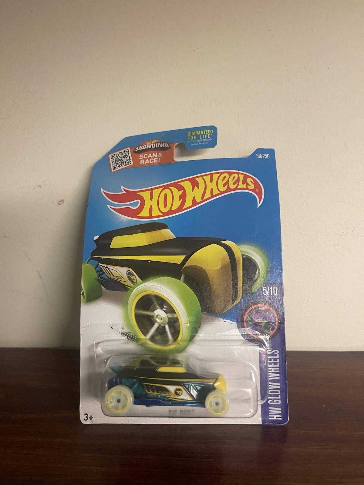 Hot Wheels 2017 RIP ROD 5/10 HW GLOW WHEELS 50/250 
