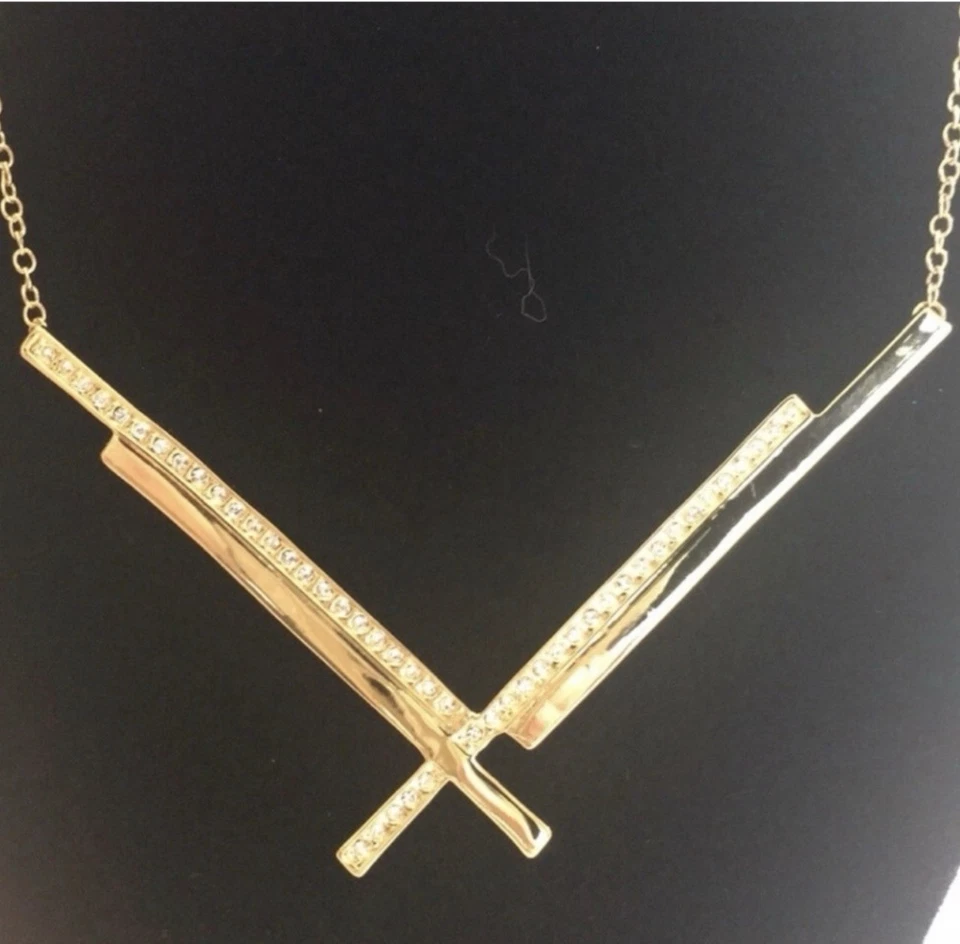 Collar CC Skye chapado en oro de 12K haz de luna Foto 3 de 4