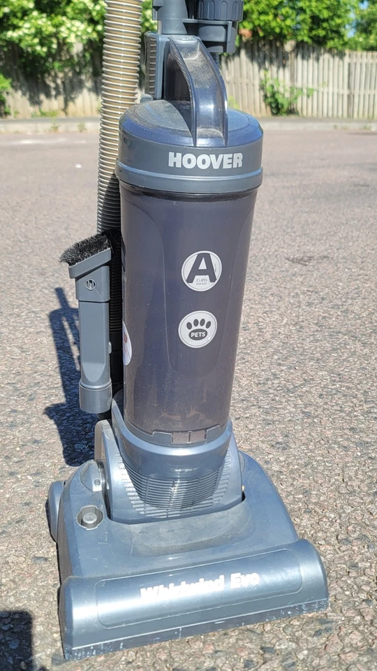 Hoover Whirlwind Evo Model No. 91lA1764_51 Grey & Silver Upright Plug in Vacuum - Image 4 of 4