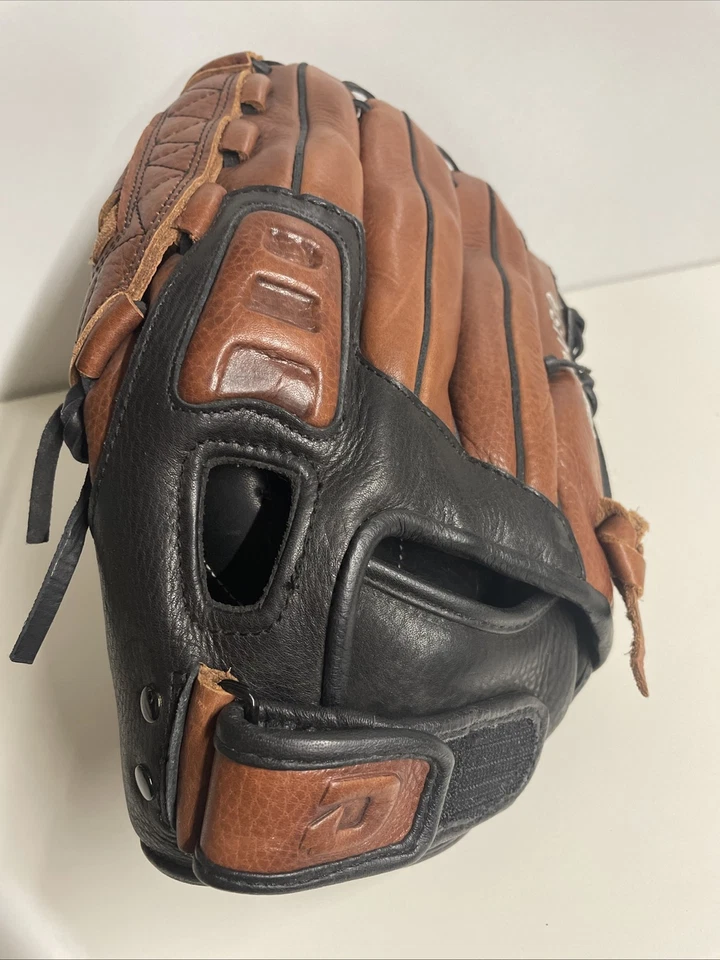 Womens DeMarini AO927 MD125 Medusa 12.5 INCH FASTPITCH GLOVE LEFT HANDED - Image 3 of 4