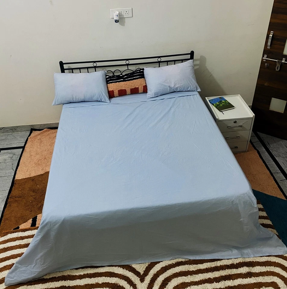 100% Cotton Light Blue Bed Sheet Set with Pillowcases Breathable Soft & Comfy - Image 4 of 4