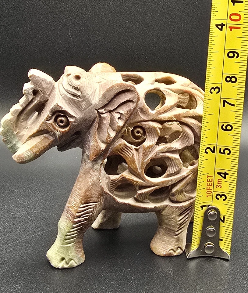 Jabonera vintage tallada a mano bebé elefante en elefante, ¡excelente estado! Foto 4 de 4