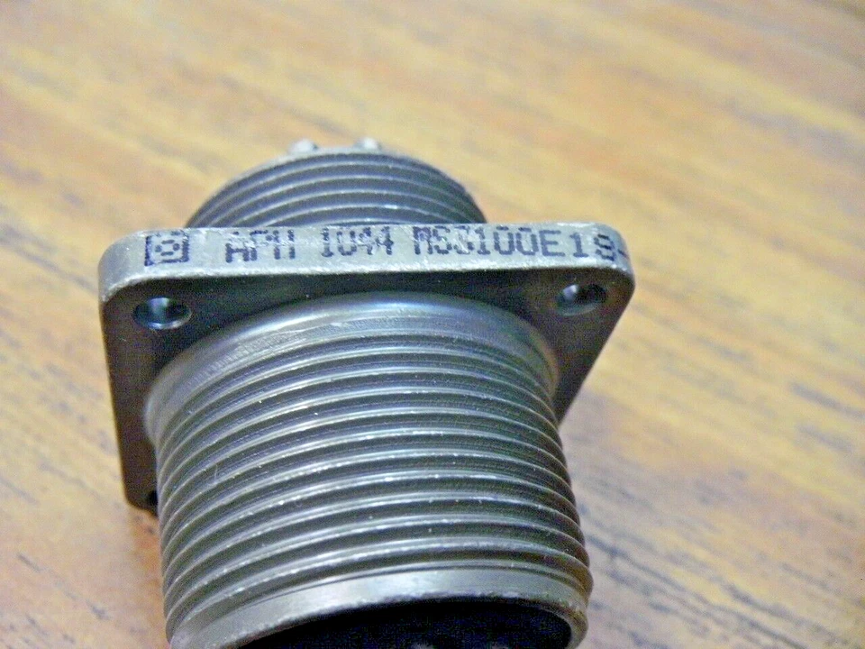Amphenol MS3100E18-1P + 10-584189-183 Circular Mil Spec Connector + Adapter Kit - Image 4 of 4