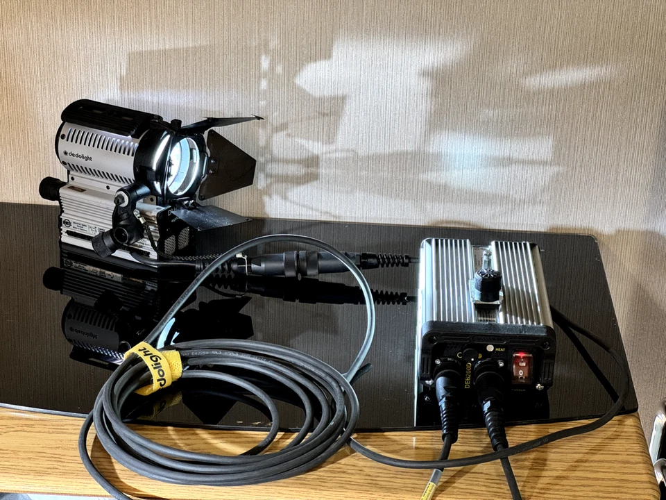 DLH200DT Sundance HMI + Ballast light-head -wide focus rang (barn door extra) - Image 3 of 4