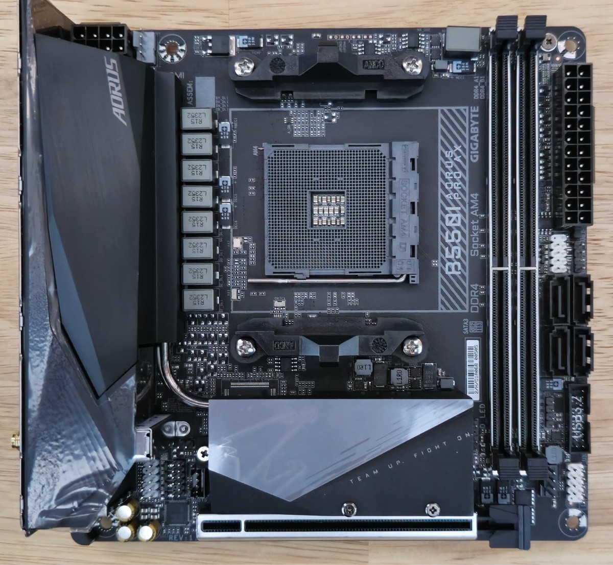 GIGABYTE B550I AORUS Pro AX Socket AM4 AMD (B550IAORUSAX GIGABYTE B550I AORUS Pro AX Socket AM4 AMD (B550IAORUSAX