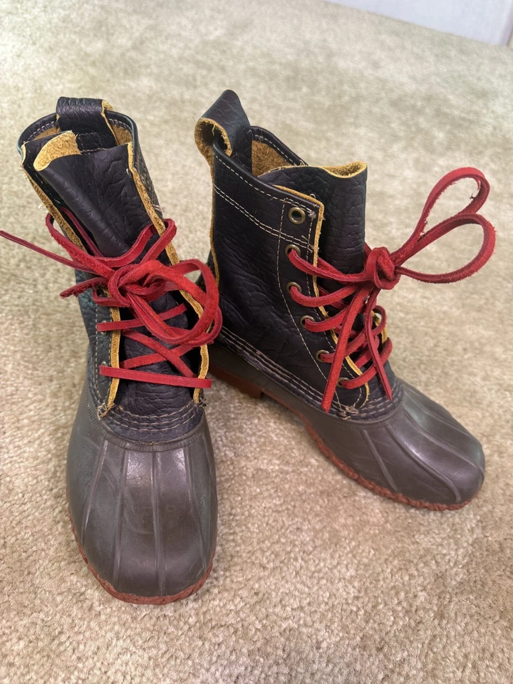 Bota de pato LL Bean para mujer de 8" de cuero de bisonte con cordones sin forro suela roja talla 8 Foto 3 de 4