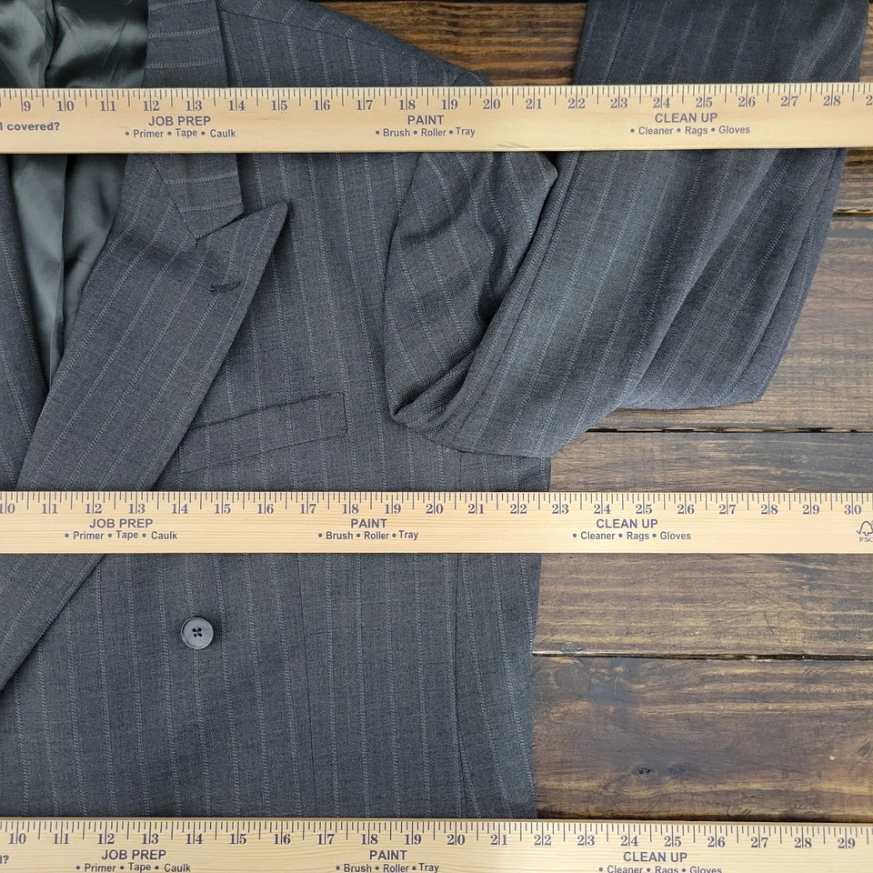 Perry Ellis Men's Double Breast Sport Coat Six Button Gray Striped Sz about 44R - Image 3 of 4