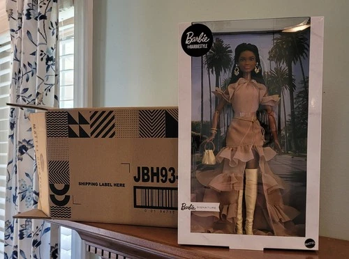 Mattel Barbie Signature @BarbieStyle Barbie "Brooklyn" Doll Brand NEW!