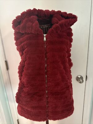 love tree vest M brick red faux fur hooded vest