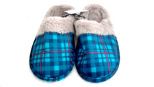JUST BE Plaid Slippers Women Size 6 Faux Fur Lined Tex Rub Bottoms