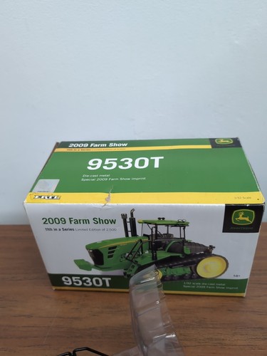 1/32 Ertl Farm Toy John Deere 9530T Tractor 2009 Farm Show Edition - Picture 4 of 5