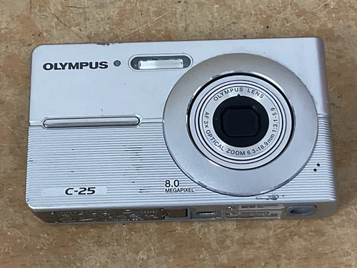 Olympus C-25 Digital Compact Camera Vintage Point Shoot Photography
