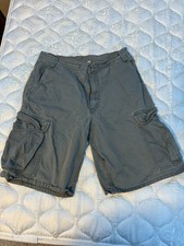 Levi  s Army Green Silvertab Cargo Shorts. Size Men  s L