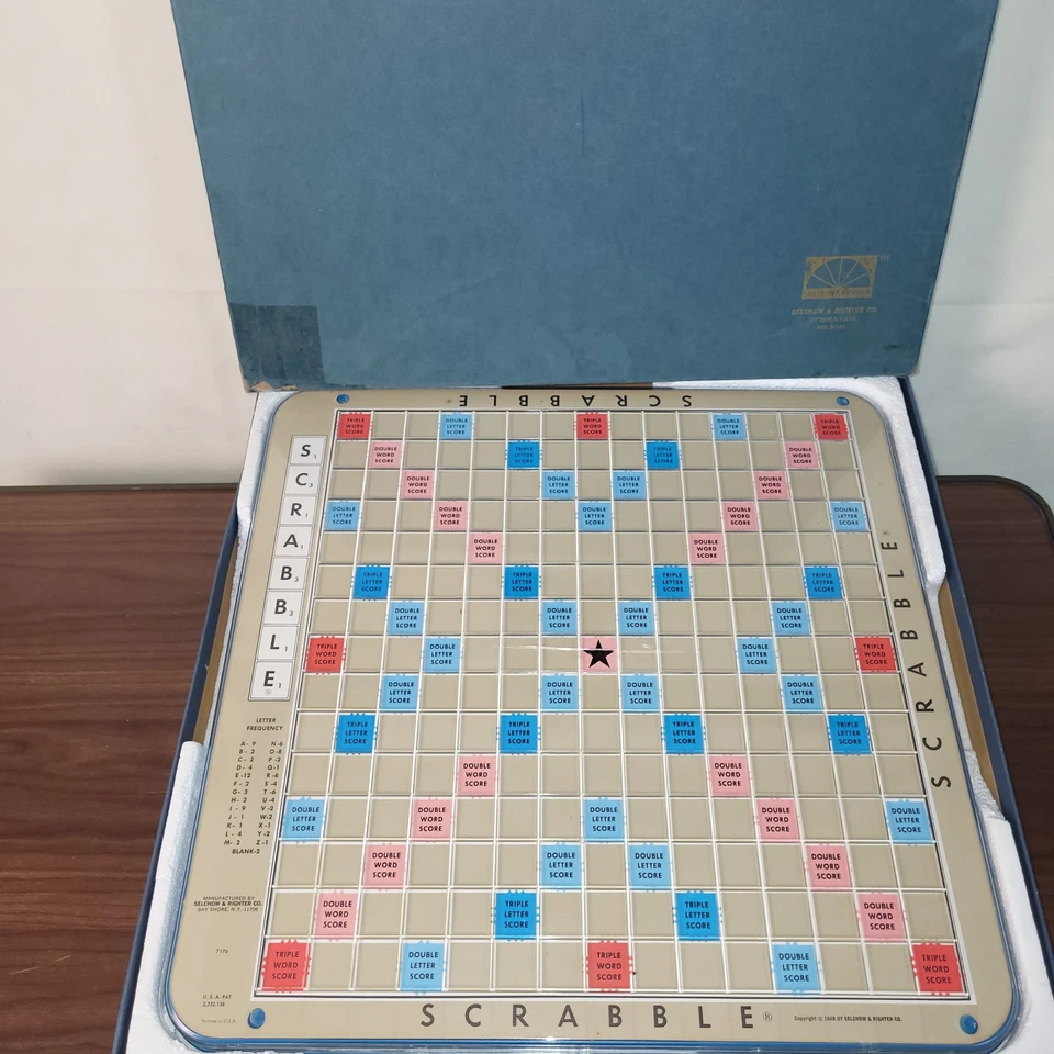 Vintage 1977 Scrabble Deluxe Edition Turntable Complete - Selchow & Righter USA - Image 4 of 4