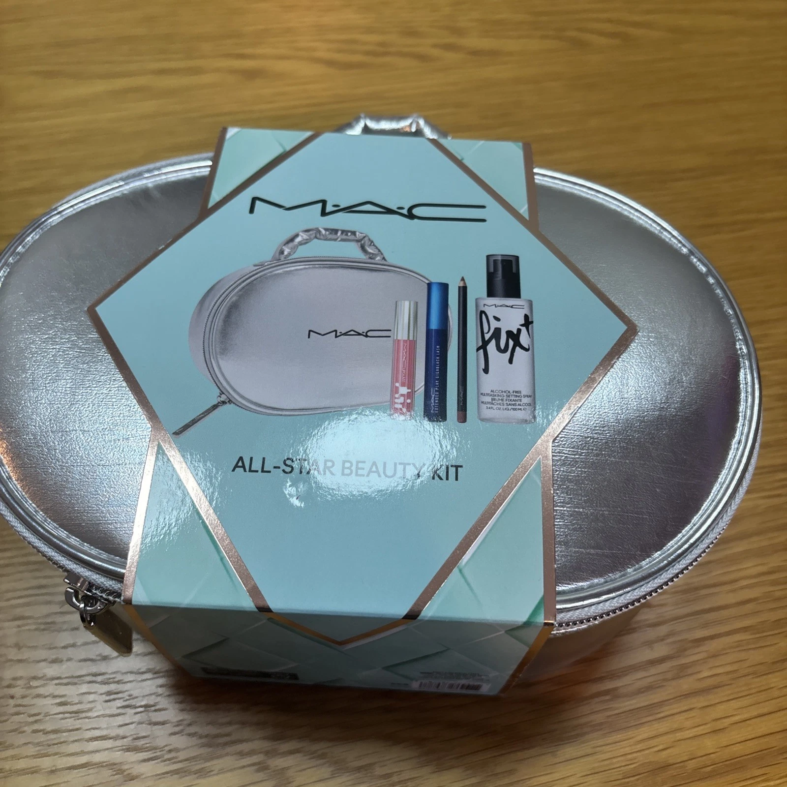 Mac All Star Beauty Kit, 4 Full Size Products & Makeup Bag. Worth £92