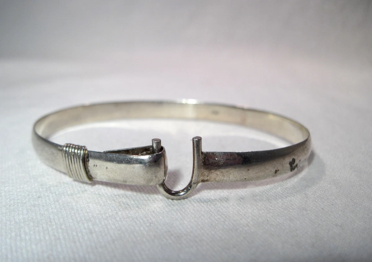 Horseshoe hook bracelet clearance