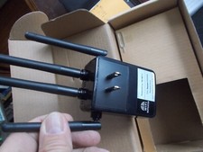 Unused 300 Mbps WIFI Wireless Repeater, open box, untested