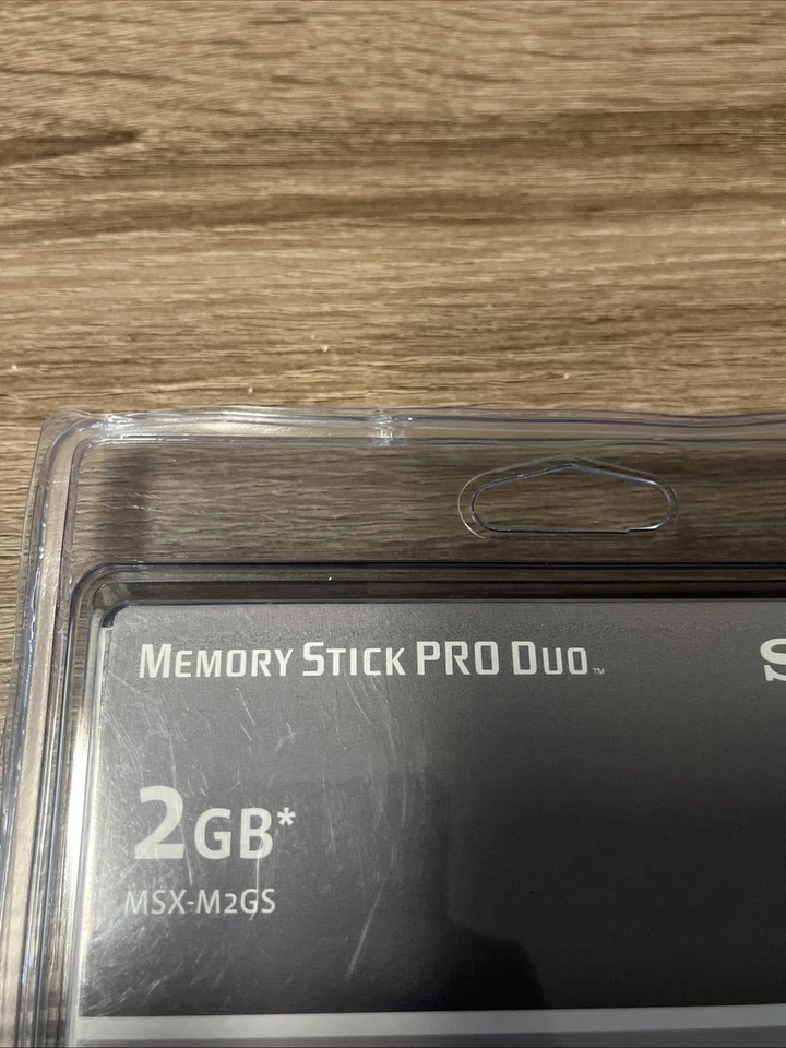 Sony Memory Stick PRO Duo - MSX-M2GS - 2GB Magic Gate Memory Cards - Image 4 of 4