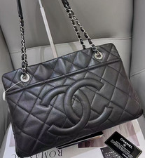 CHANEL CC logo Black Hobo Shoulder Handbag Leather