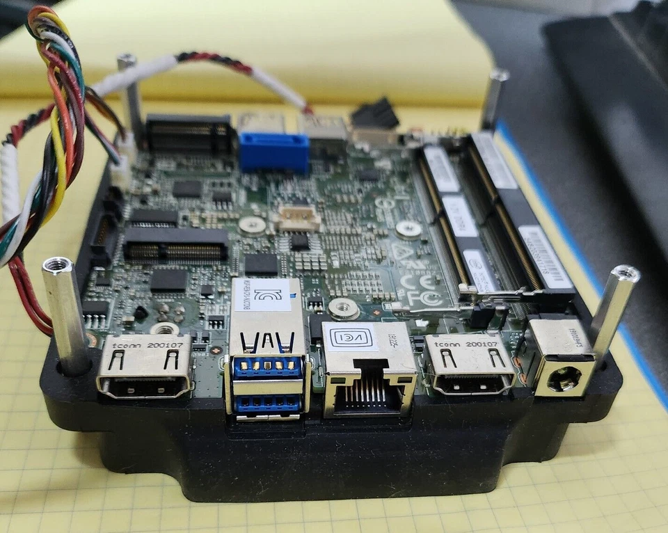 Intel NUC7i5DNB NUC-Board Core Prozessor der 7. Generation mit Kühlkörper - Bild 3 von 4