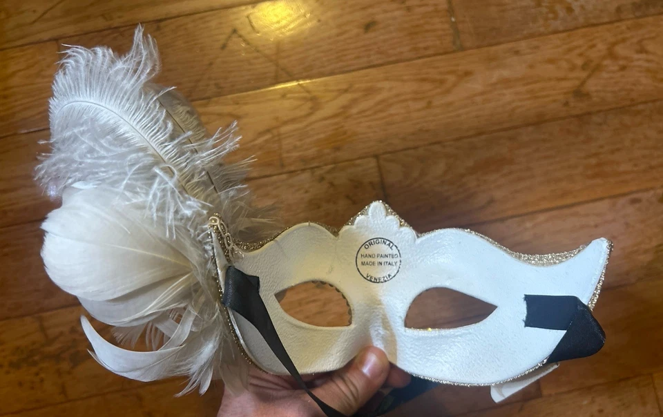 La Maschera del Galeone Handmade Venetian Mask Italy Feather Gold Trim  - Image 3 of 4