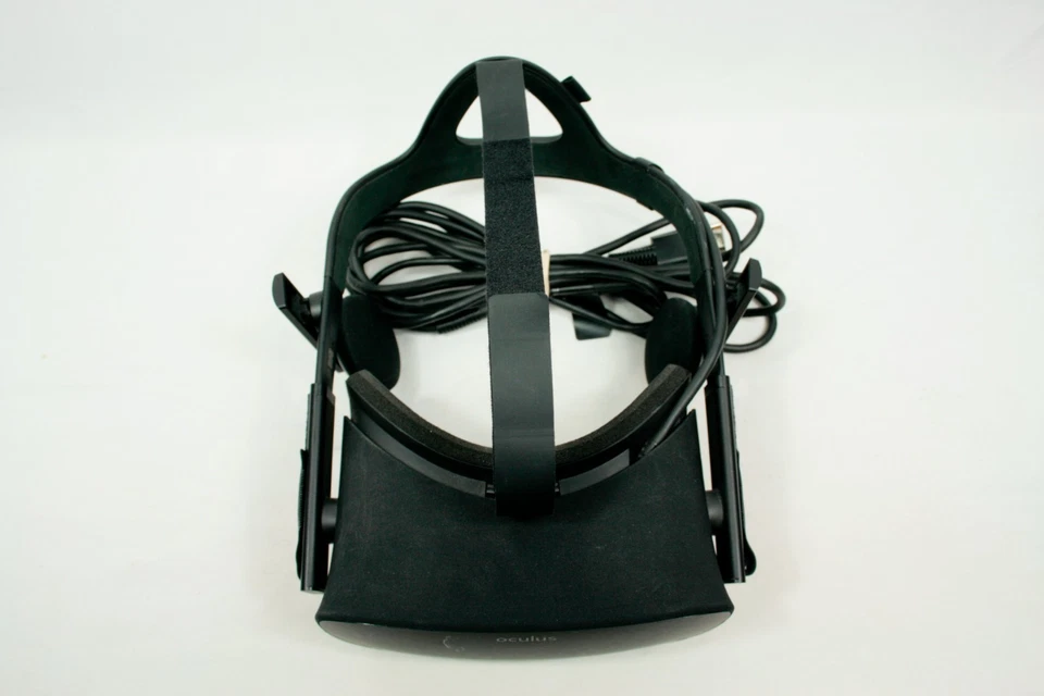 Oculus Rift CV1 Full Set Bundle VR Headset 2016 Tested & Working FAST SHIPPING - Image 3 of 4