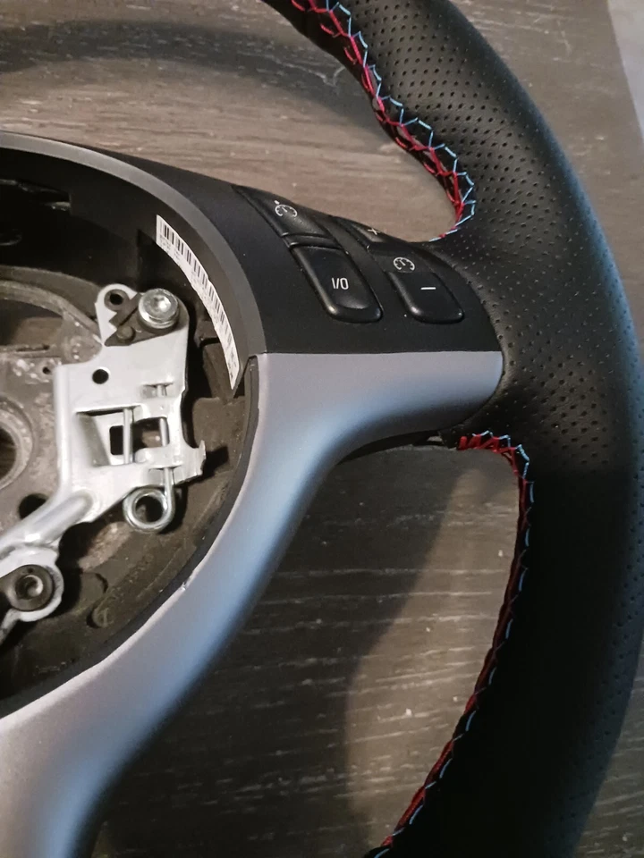 Volante BMW M3 M5 E39 E53 E46 X5 ZHP 2000-2006 OEM 540 530 328 330 325 Foto 4 de 4