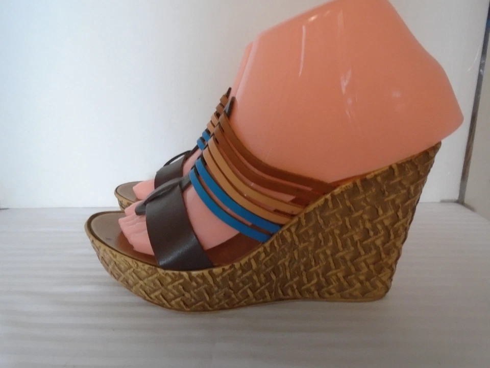 Cuñas para mujer Miss Me talla 6,5 Foto 2 de 4