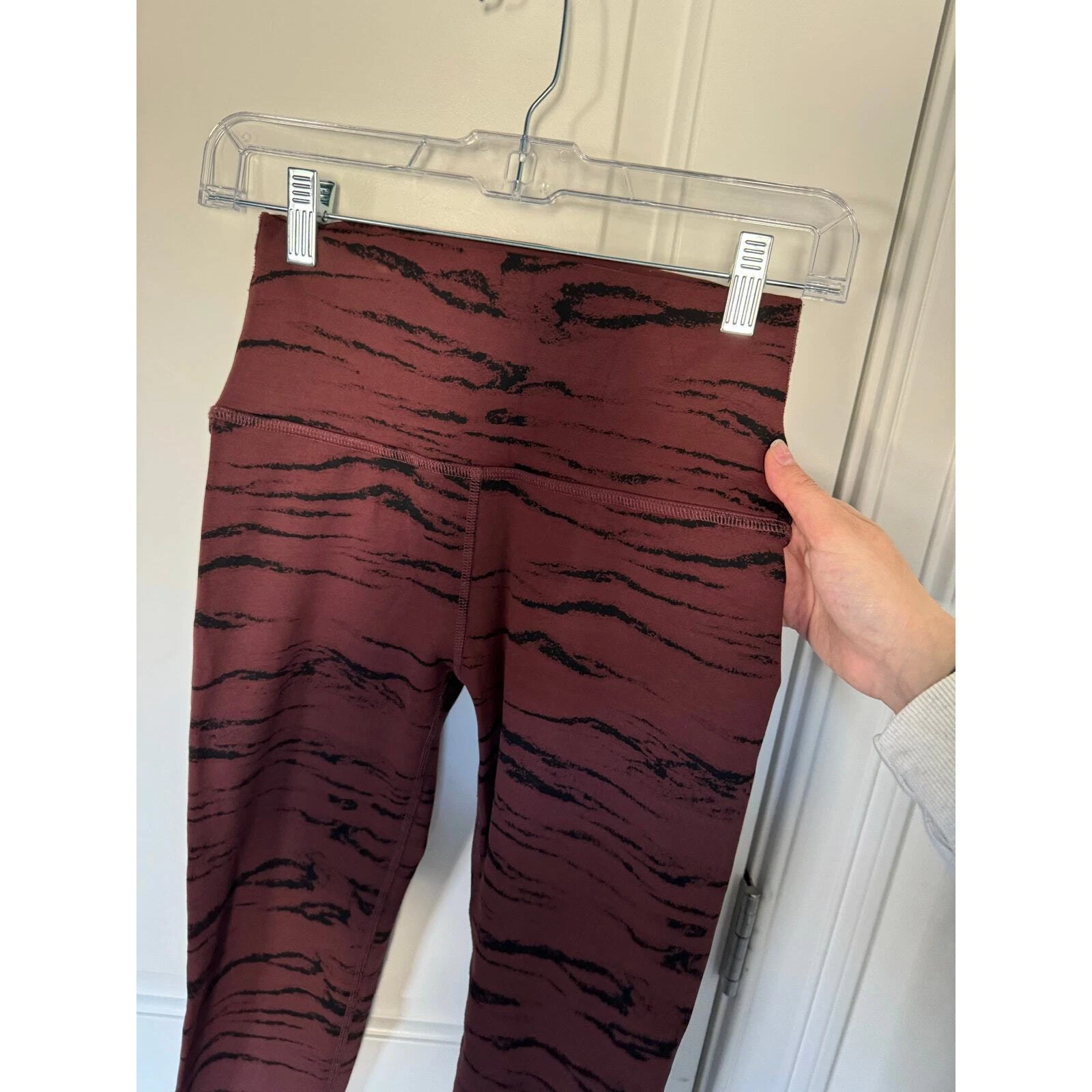 beyond-yoga tiger animal printed rust black leggings