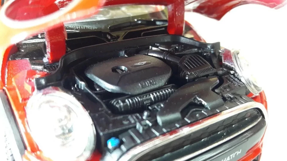 Mini Cooper One Hatch 2014 Red BMW Welly Very Detailed 1:24 Scale Diecast Model - Image 4 of 4