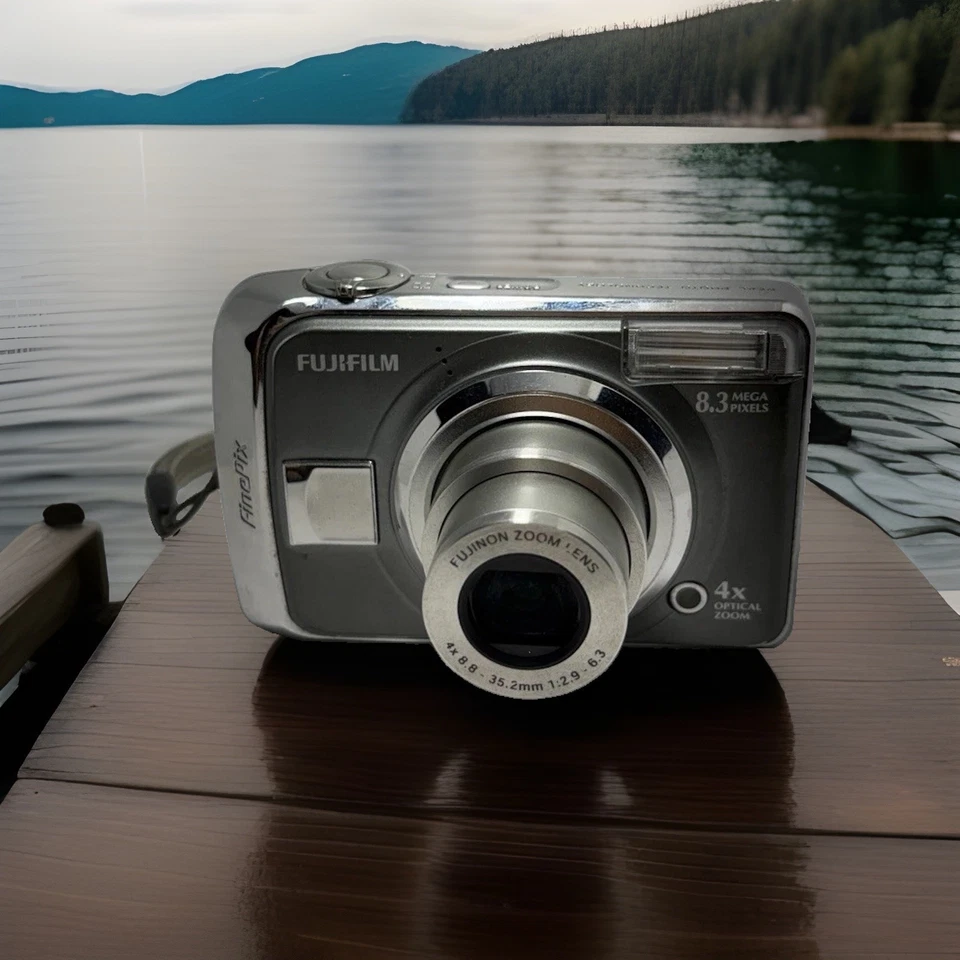 Fujifilm FinePix A825 Digitalkamera 8,3 MP 4x Zoom 2,5" Blitz AA Silber Vintage - Bild 1 von 4