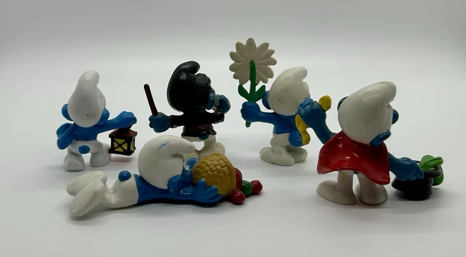 Vintage Smurfs Collectibles - Lot Of Five Smurfs 1980s - Image 2 of 2