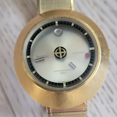 Zodiac Astrographic SST Watch Men 40mm Date Dial Gold Tone Automatic Original - Image 1 of 4