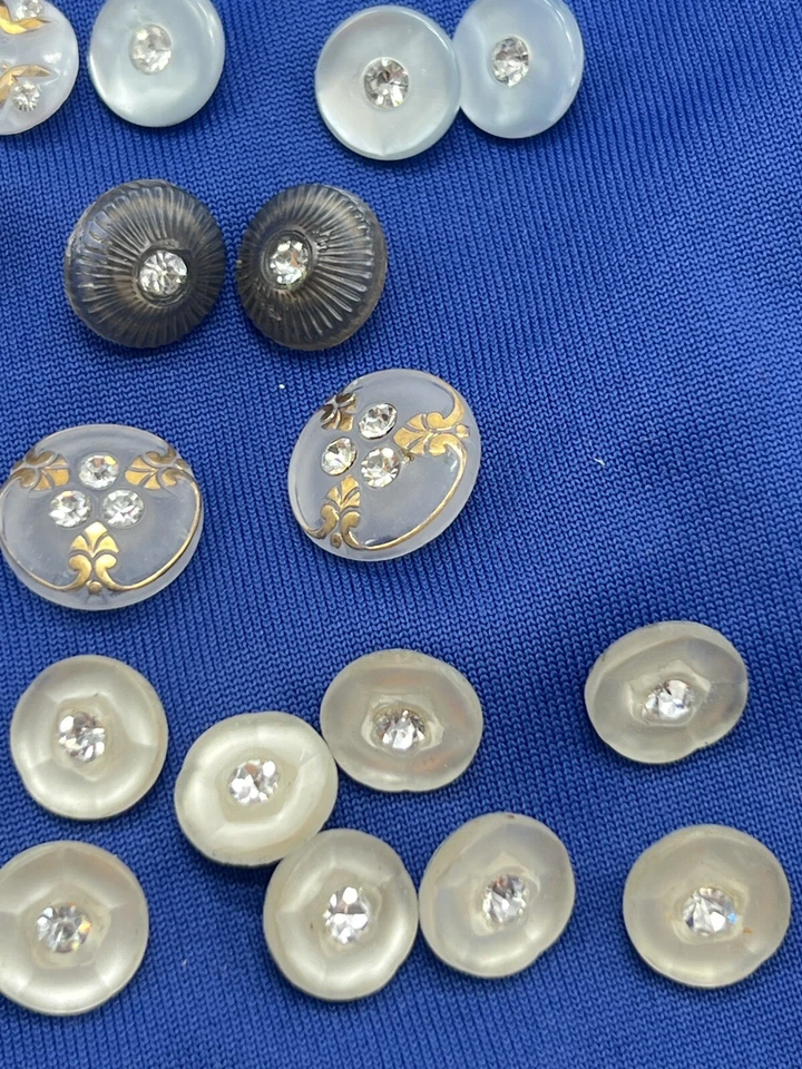 Antiguo botón de vidrio esmerilado vintage con pedrería brillo dorado 5 juegos, lote 29 piezas Foto 4 de 4