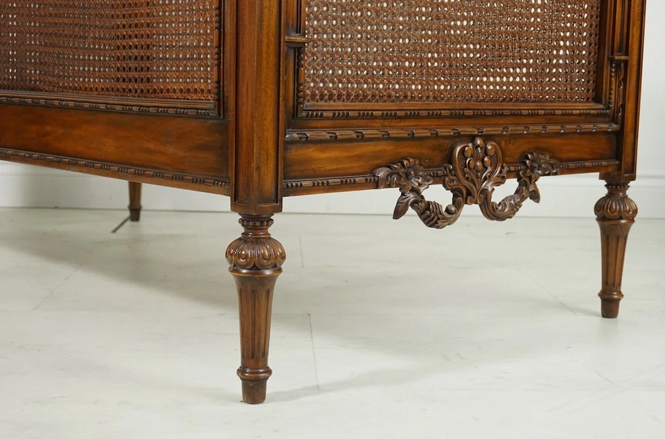 Luis XVI Cama Infantil Decorativa Tallada Tradicional Marrón Caoba Foto 3 de 4