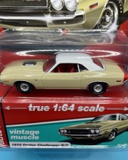 AUTO WORLD VINTAGE MUSCLE 1970 DODGE CHALLENGER R/T CREAM 2019 RELEASE 3A